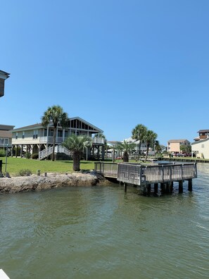 Exterior - Beautiful beach house located on the Intracoastal Waterway with Canal Access! (Ocean Isle Beach)