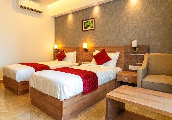 Deluxe Double Room, City View | In-room safe, free WiFi - Hotel VKJ Inn (Aluva)