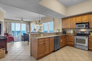 公寓式客房, 多张床 (Inn At Summerwind 1405) | 私人厨房 | 烤箱、烤面包机、纸巾