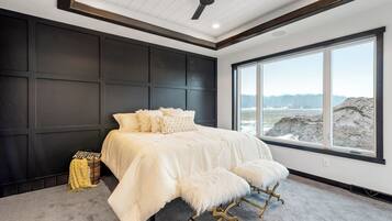 4 sovrum, skrivbord, wi-fi och sÀngklÀder