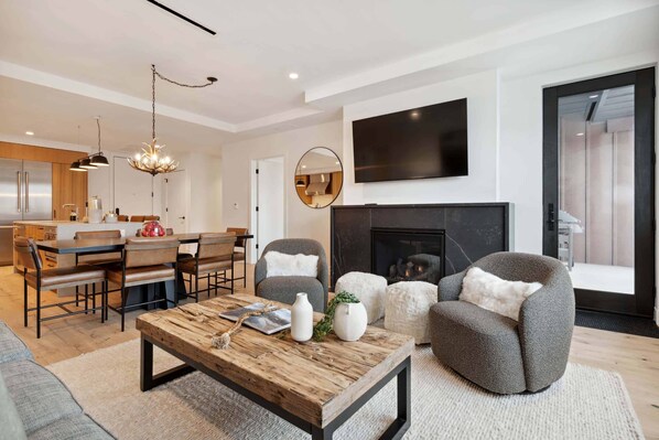 Smart TV, chimenea