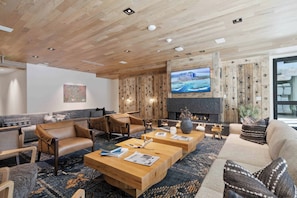 TV connectée, cheminée