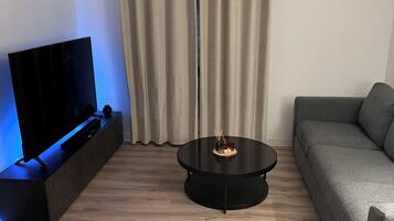 Smart-TV, DVD-spiller og stereoanlegg