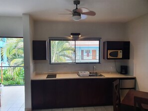 Apartment, 1 Bedroom | Private kitchen