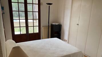 4 slaapkamers, een bureau, gratis wifi, beddengoed