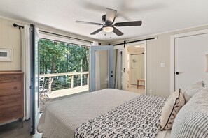 3 bedrooms, WiFi, bed sheets - Lakeview Retreat! (Mineral)