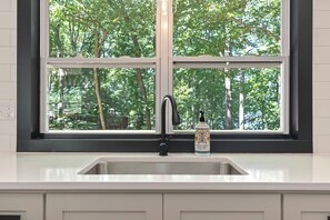 Interior - Lakeview Retreat! (Mineral)