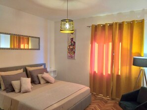 3 habitaciones, tabla de planchar con plancha y wifi