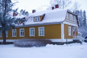 Front of property - Pehtoorin kammarit (Pälkäne)