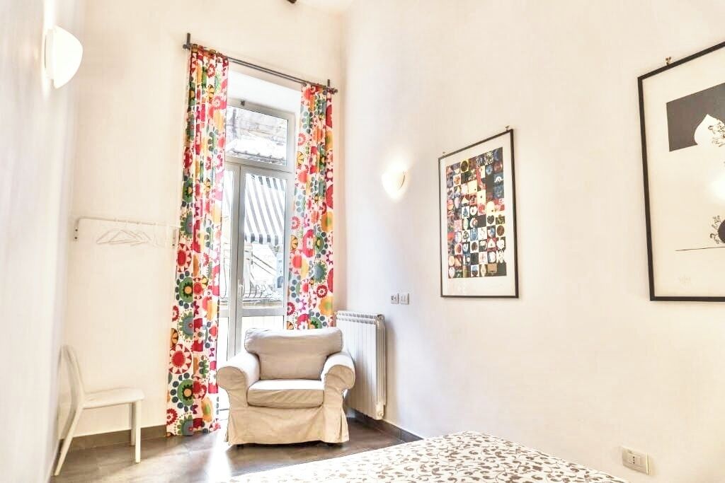2 habitaciones, tabla de planchar con plancha, cuna de viaje y wifi 