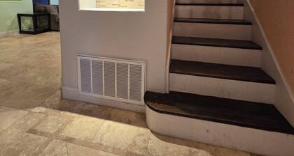 EAST END BEAUTY! Spacious 4-bedroom house in beautiful Galveston!