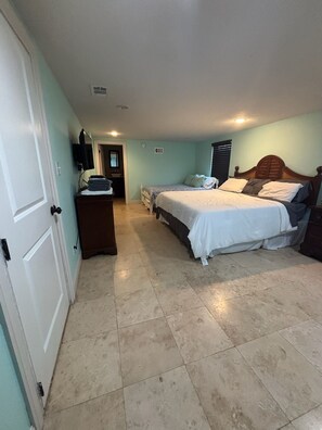 4 chambres, Wi-Fi gratuit, draps fournis
