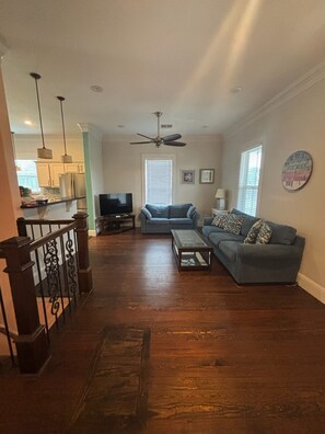 Smart TV - EAST END BEAUTY! Spacious 4-bedroom house in beautiful Galveston! (Galveston)