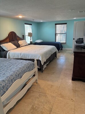 4 bedrooms, free WiFi, bed sheets