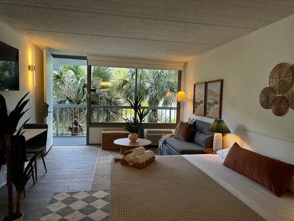 1 室のベッドルーム、デスク、アイロン / アイロン台、WiFi (無料)