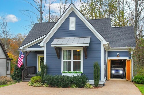 Tim's Ford Lakeside House w/ Golf-cart