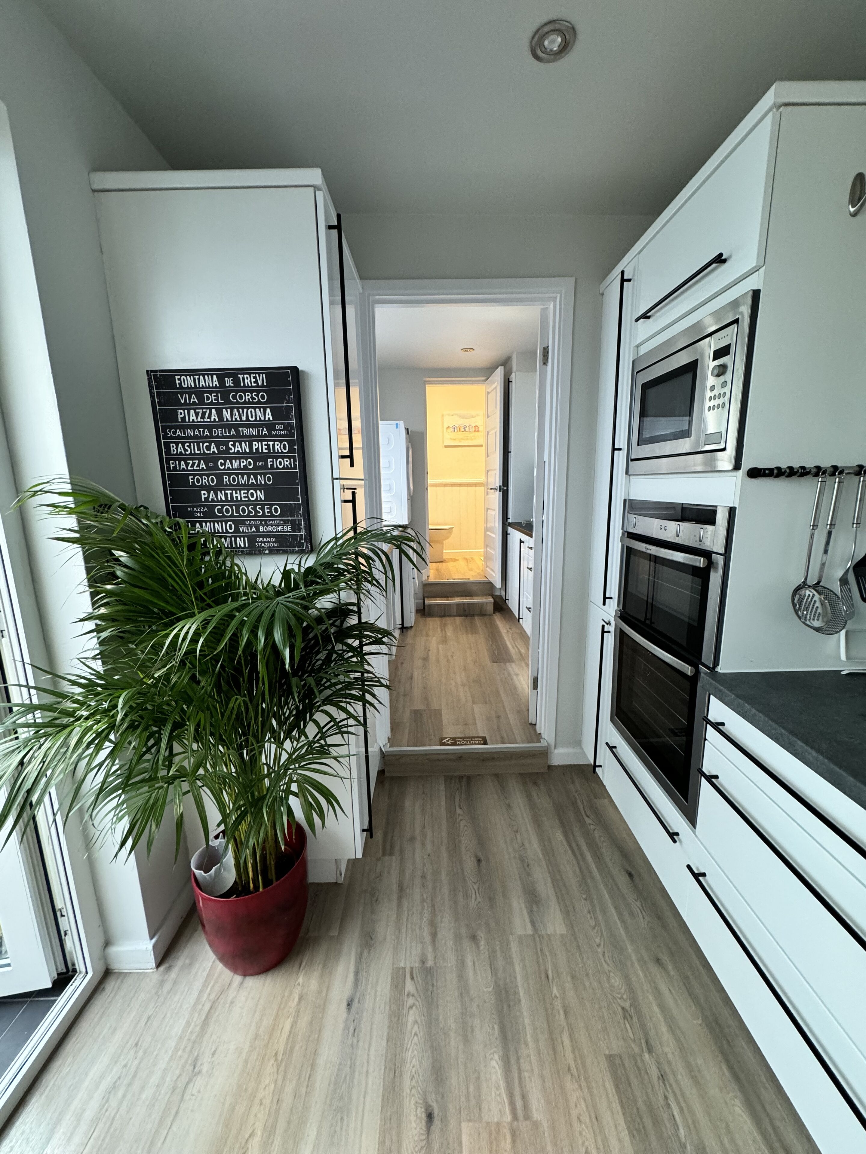 雪櫃、微波爐、焗爐、爐具