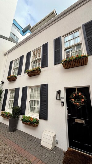 Exterior - Townhouse with gated parking in St Helier (St Helier)