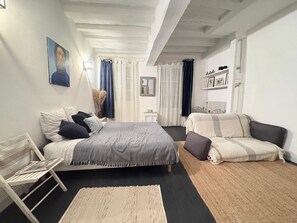 4 bedrooms, desk, iron/ironing board, travel cot - La Bourrellerie - Cocoon in the heart of Perche (Beaumont-les-Autels)