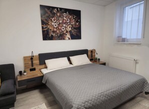 1 bedroom, WiFi, bed sheets