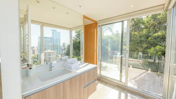 House, Garden View | Bathroom