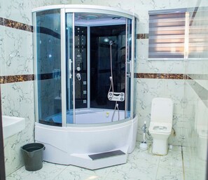 Håndklær, såpe og toalettpapir