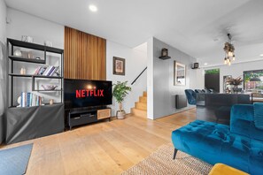 Interior - Cityscape MCR Townhouse - Free parking & garden (Salford)