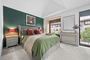 2 chambres, fer et planche à repasser, Wi-Fi, draps fournis