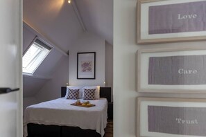 3 habitaciones, tabla de planchar con plancha, wifi y ropa de cama 