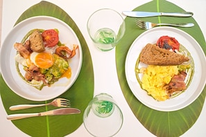 Gratis komplett frukost varje dag 