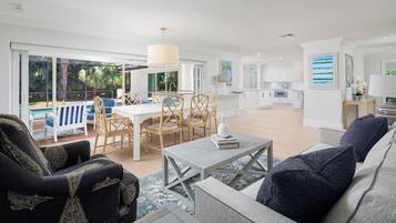 Nhà | 4 phòng ngủ, bàn