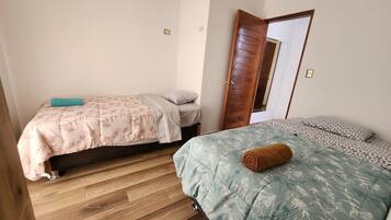 4 多间卧室、熨斗/熨衣板、免费 WiFi、床单