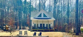 Waverly Creek Retreat-kayaks/fire pit/pet friendly