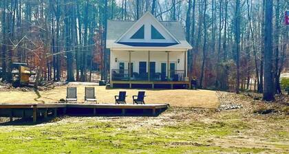 Waverly Creek Retreat-kayaks/fire pit/pet friendly