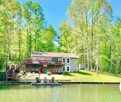 Southern Comfort Cabin-fire pit/kayaks/pet friendl