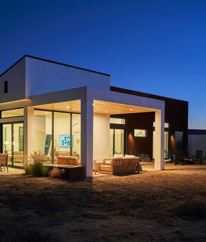 Exterior - Infinity, Joshua Tree + Outdoor Luxury Spa (Joshua Tree)