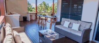Seabreeze - 5 BR w/ Pool Table - Beachfront