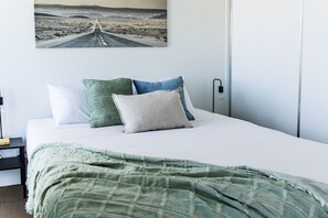 2 bedrooms, desk, iron/ironing board, free WiFi - Clifton, gym and BBQ. Central! (Prahran)