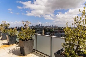 Terrace/patio - Clifton, gym and BBQ. Central! (Prahran)