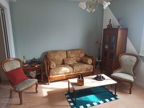 Smart TV - 3 bedroom bungalow near paimpol and guingamp. 20mn from the sea (st clet)