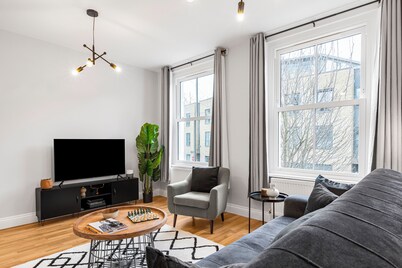 Modern 2 Bedroom Townhouse Flat in King's Cross