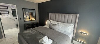 Exclusive Ultra-Luxury A Cut Above Apartments Century City by Vvip Bookings