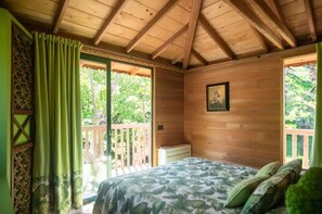 1 dormitorio, tabla de planchar con plancha, wifi y ropa de cama