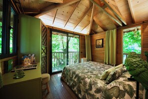 1 bedroom, iron/ironing board, WiFi, bed sheets - Lake Como Dream Treehouse (Como)