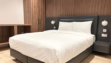 Luxury Studio Suite, 1 King Bed with Sofa bed