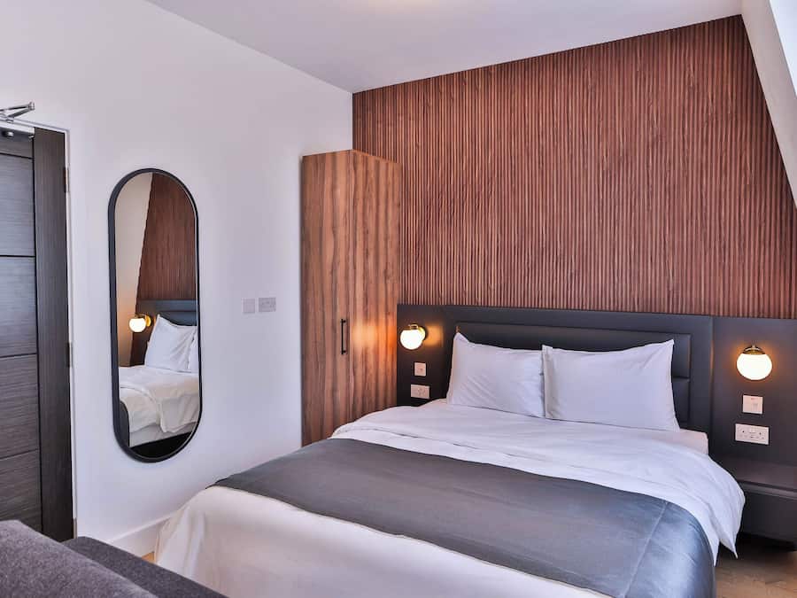 Luxury Quadruple Room | In-room safe, iron/ironing board, free WiFi, bed sheets