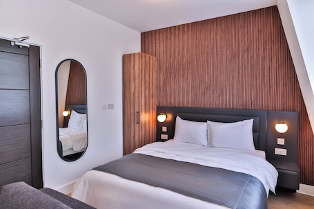 Luxury Quadruple Room. Finsbury Rose