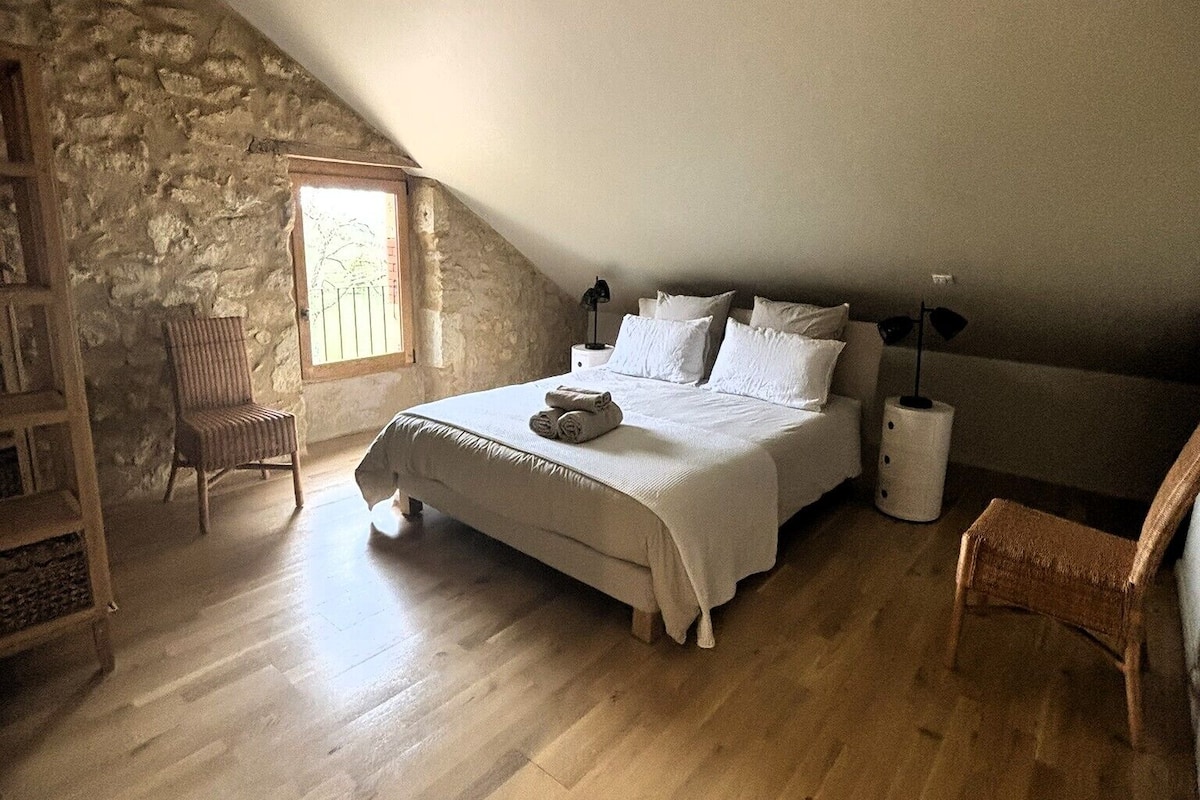 1 bedroom, premium bedding, individually decorated
