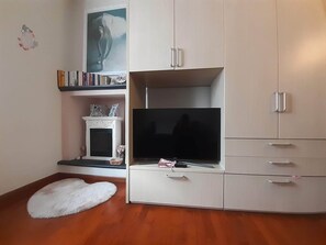 Interior - Sunday's Studio Flat (Milan)