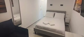 Charming 1-bedroom apartment in delightful Bat Yam with AC, WiFi